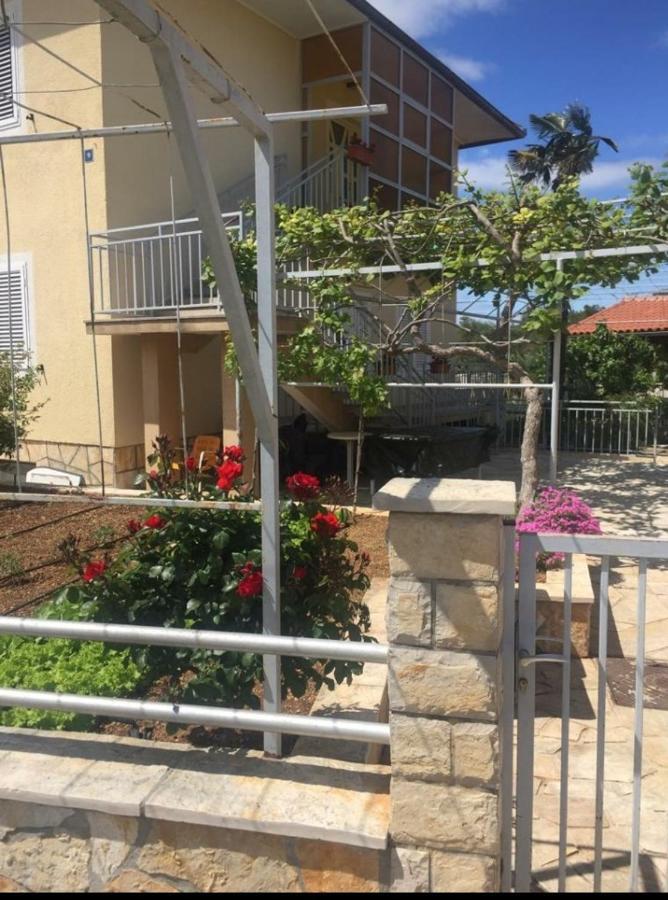 Leticia Hotel Biograd Na Moru Exterior photo